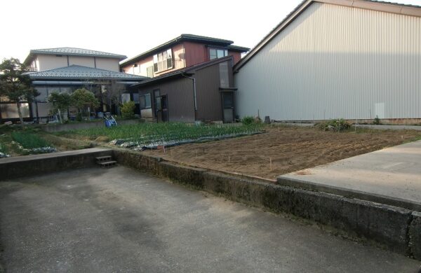高岡市伏木古府3丁目85・86