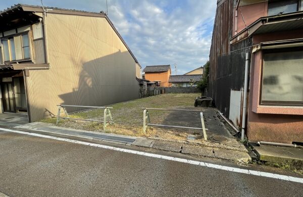 高岡市伏木本町1289-1（3-5）