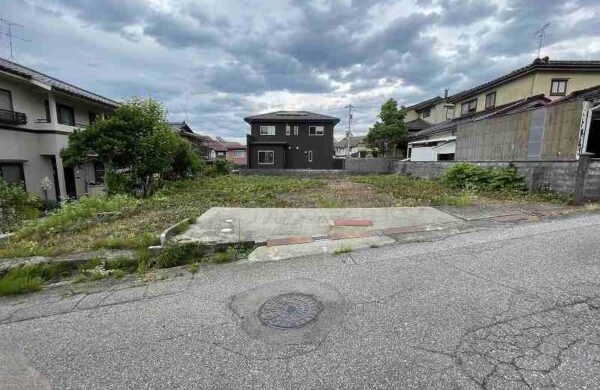 高岡市伏木古府元町10-11