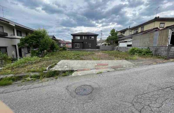 高岡市伏木古府元町10-11