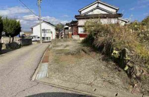 ここも敷地です、駐車場OK