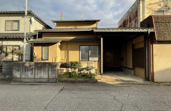 高岡市野村571-2