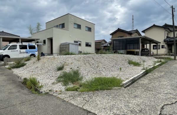 伏木古府３丁目8-26