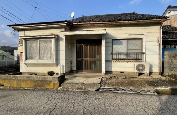 高岡市伏木古府１丁目5-36