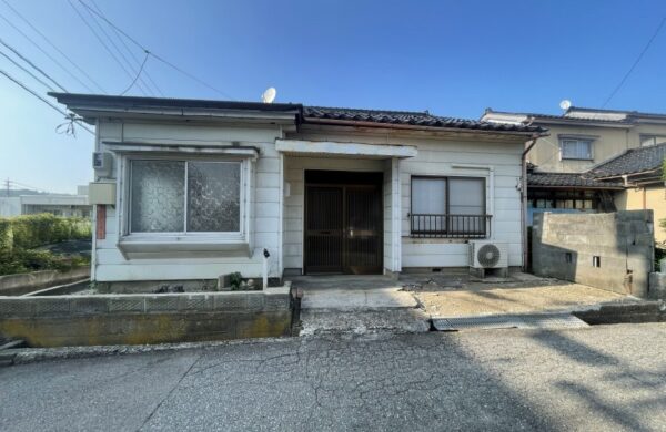 伏木古府１丁目5-36　貸家