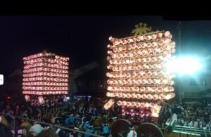 伏木けんか山祭り風景夜の提灯山